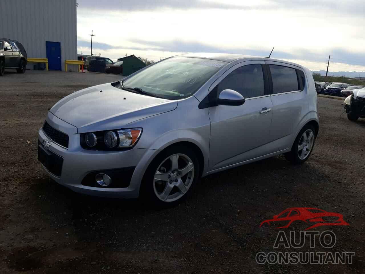 CHEVROLET SONIC 2015 - 1G1JE6SB2F4118861