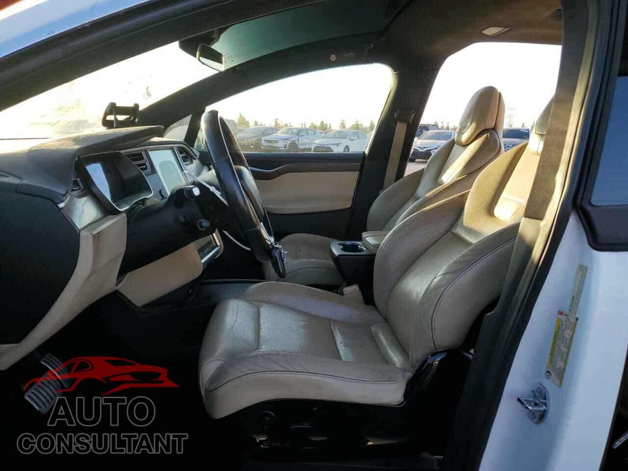TESLA MODEL X 2016 - 5YJXCAE49GFS00605