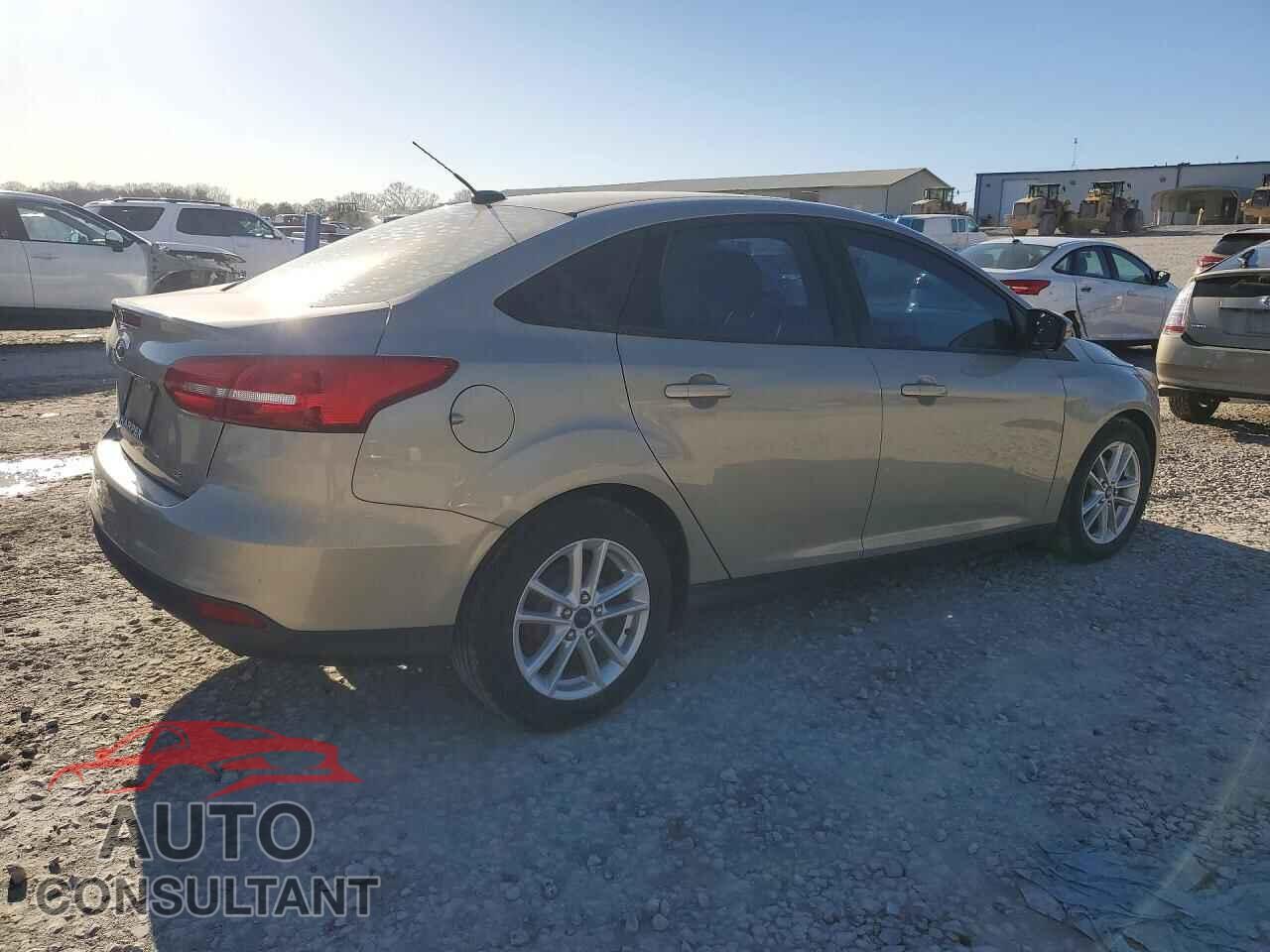 FORD FOCUS 2015 - 1FADP3F2XFL316400