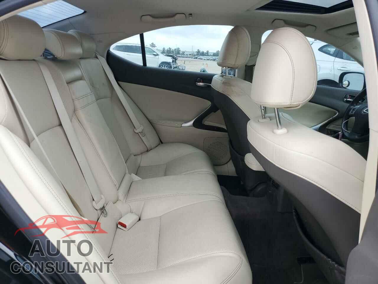 LEXUS IS 2011 - JTHBF5C23B5150187