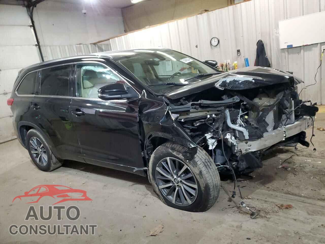 TOYOTA HIGHLANDER 2018 - 5TDKZRFH9JS542633