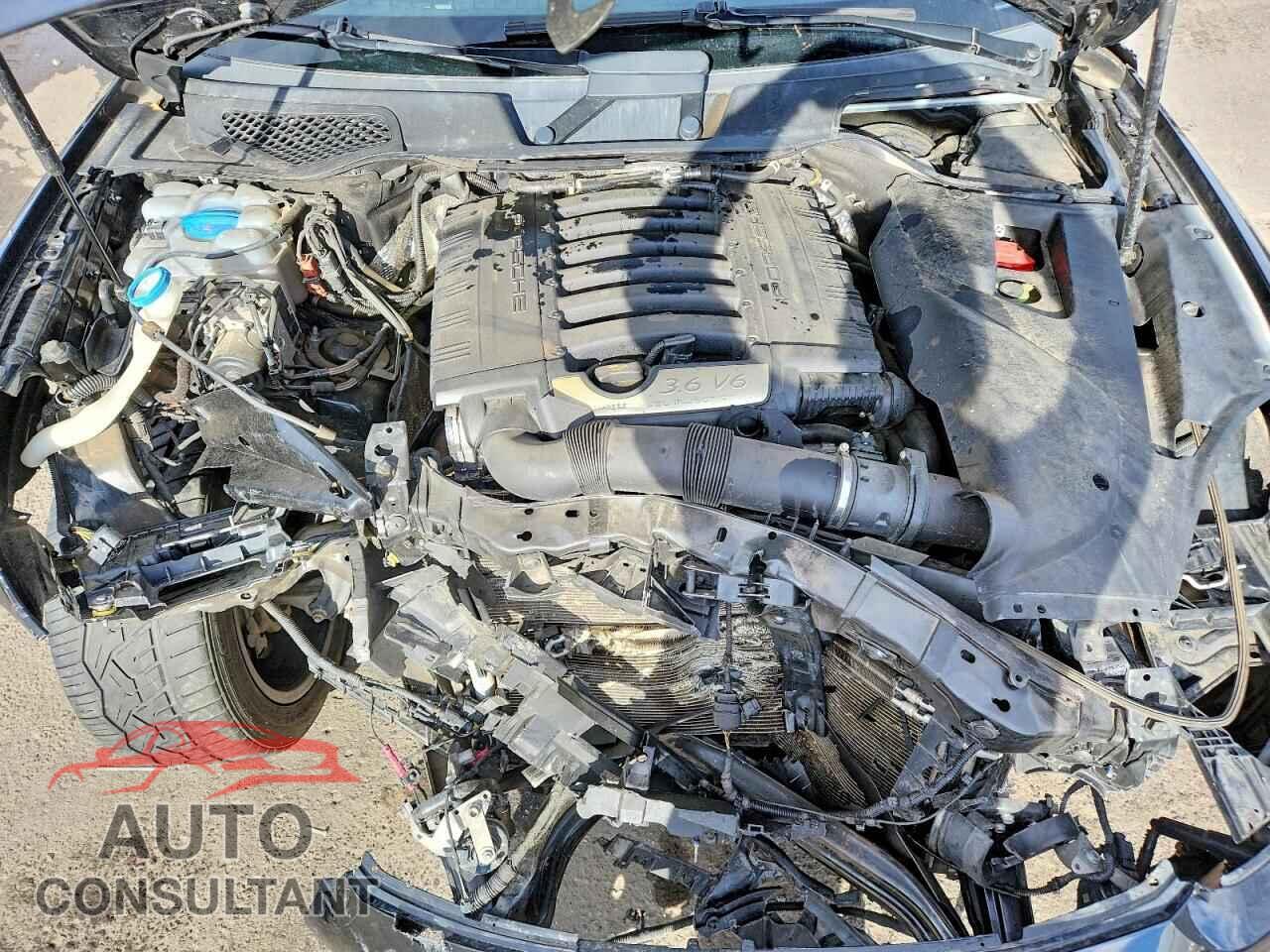 PORSCHE CAYENNE 2018 - WP1AA2A29JKA05456
