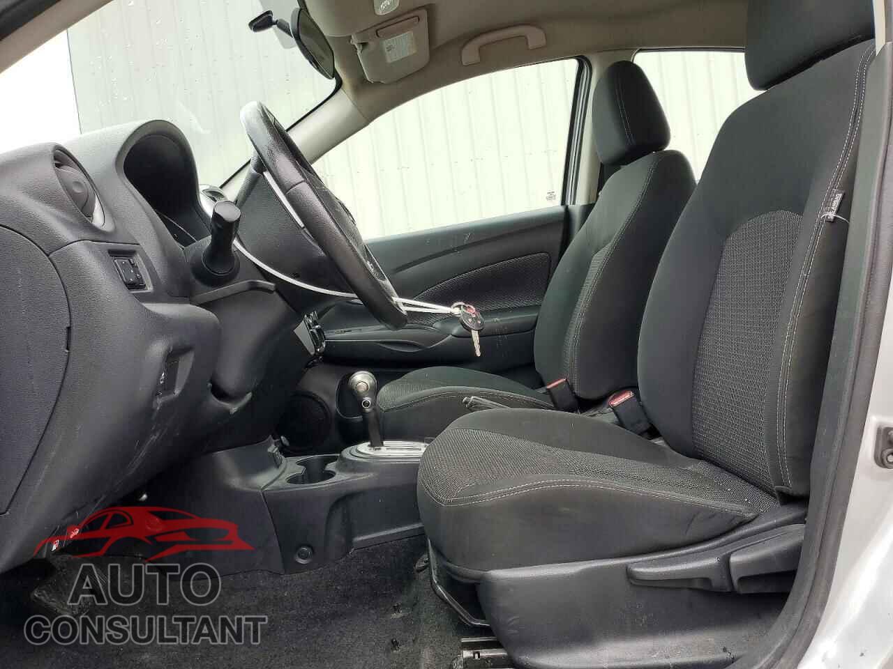 NISSAN VERSA 2018 - 3N1CN7AP9JL832995