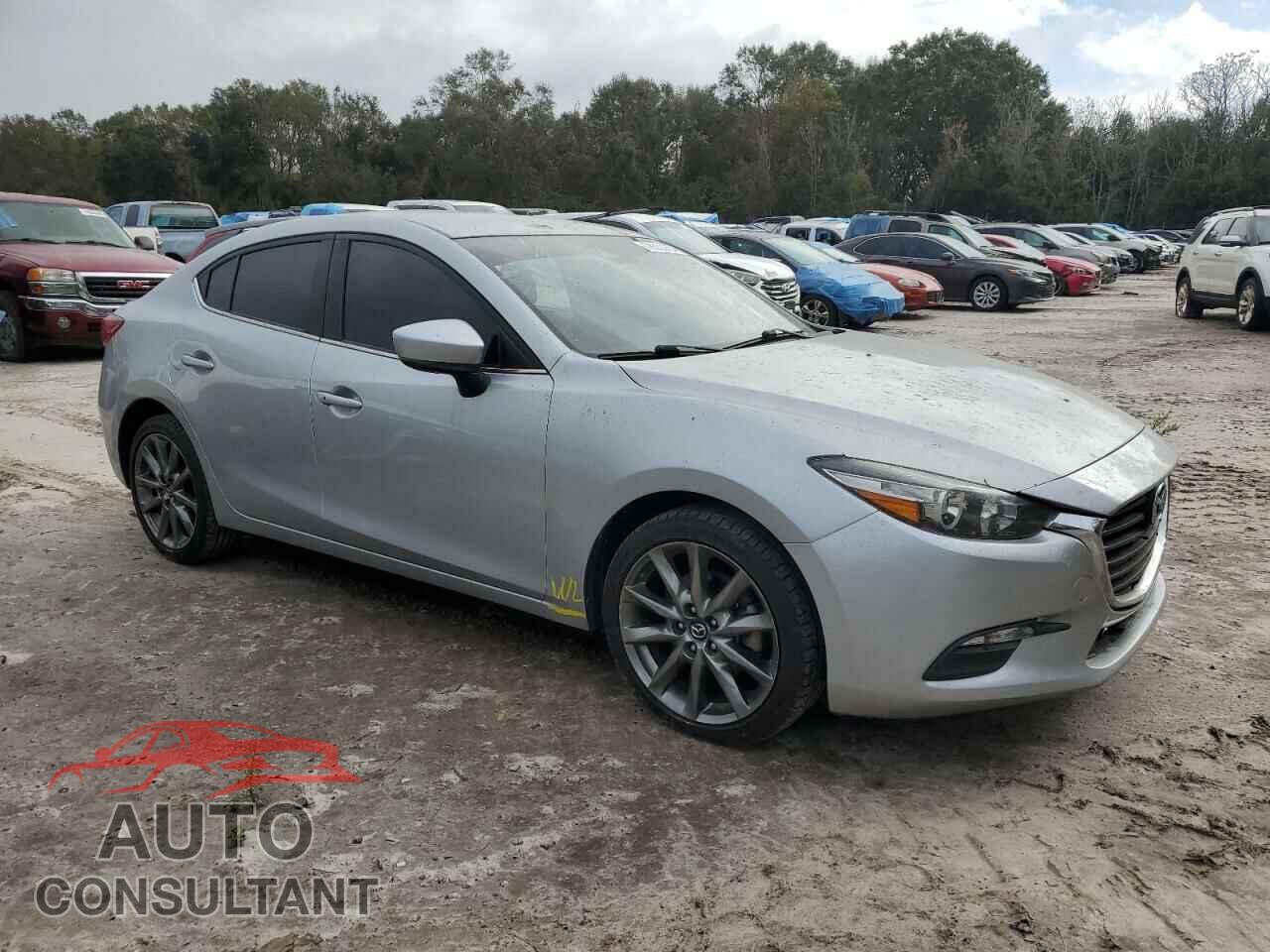 MAZDA 3 2018 - 3MZBN1V38JM200655