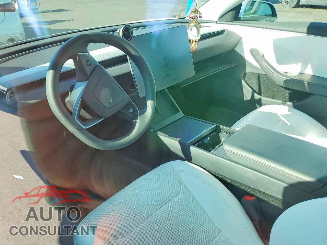 TESLA MODEL 3 2024 - 5YJ3E1EA2RF828801