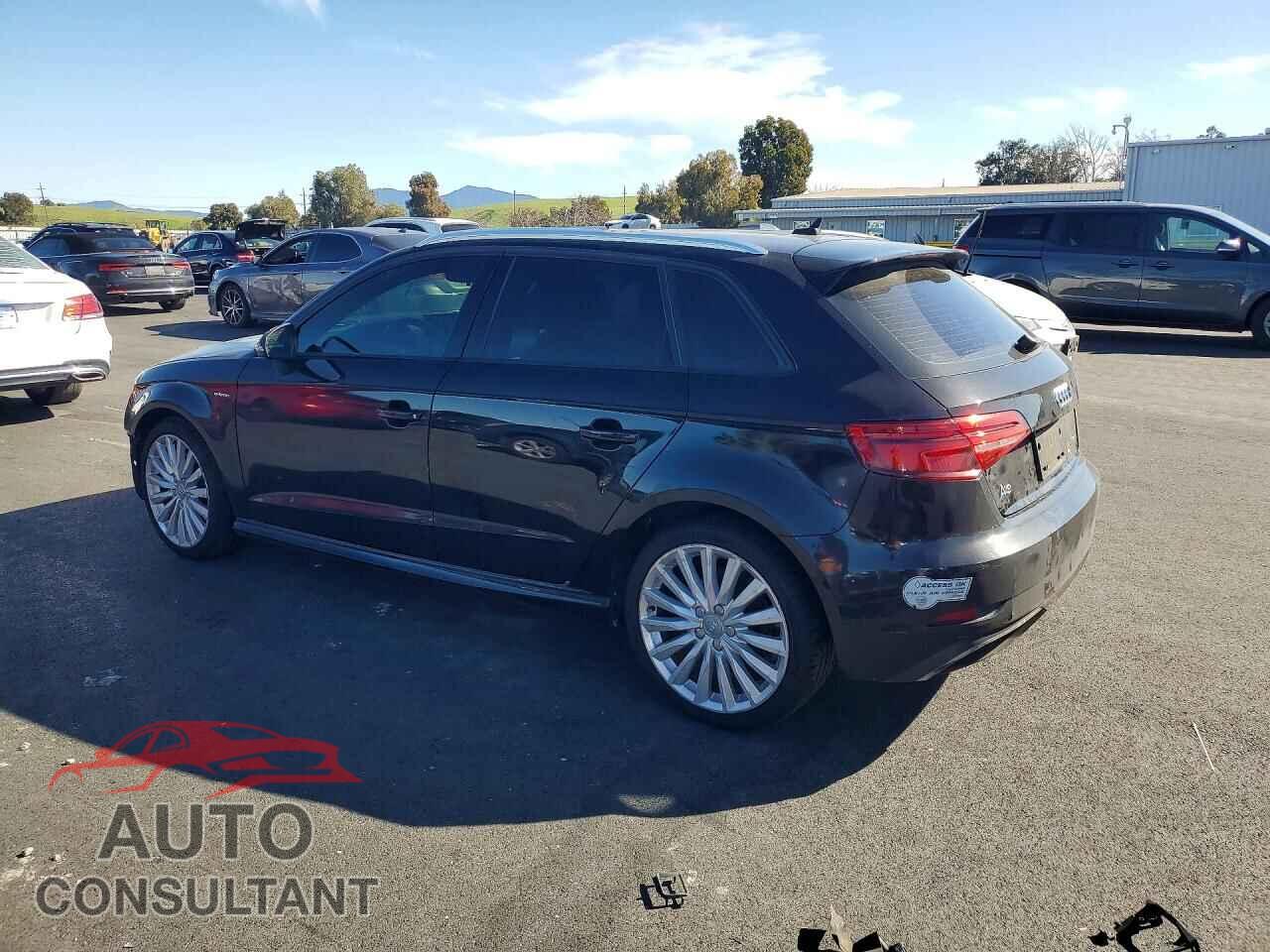 AUDI A3 2017 - WAUUPBFF4HA080104