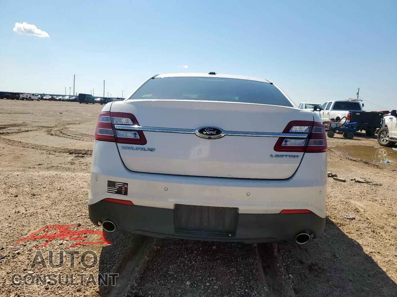 FORD TAURUS 2017 - 1FAHP2F84HG102482