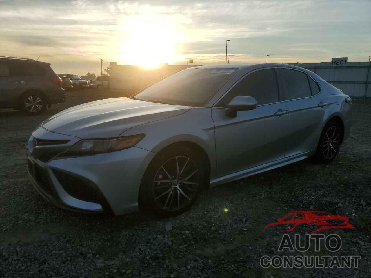 TOYOTA CAMRY 2021 - 4T1G11AK5MU408358