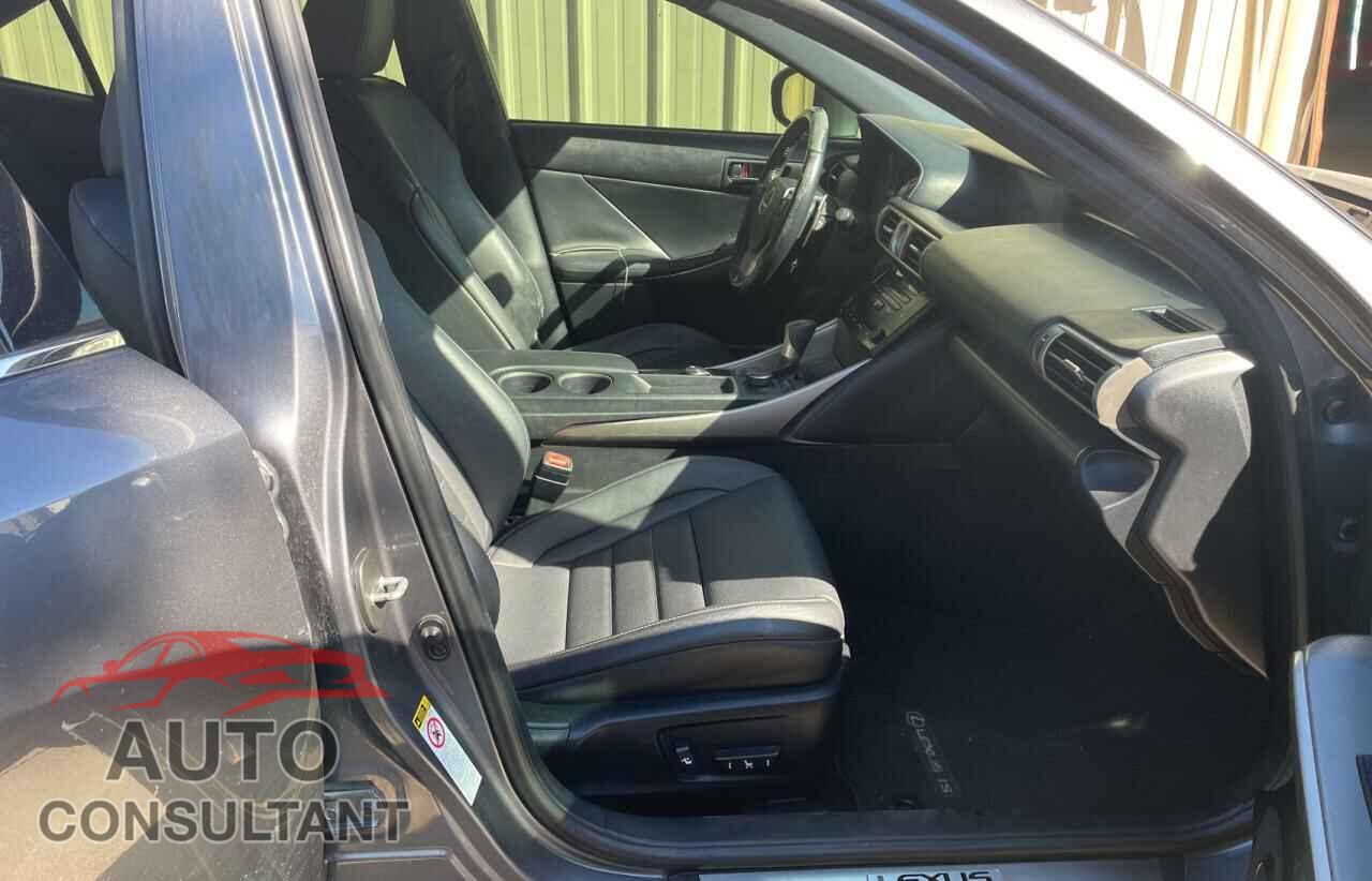 LEXUS IS 2014 - JTHBF1D29E5010477