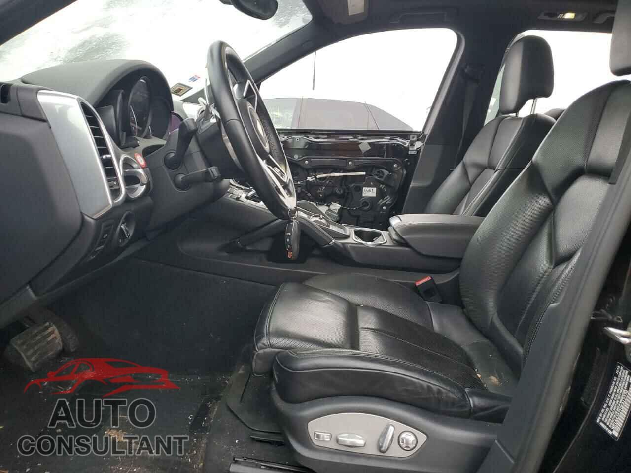PORSCHE CAYENNE 2016 - WP1AA2A21GKA12779