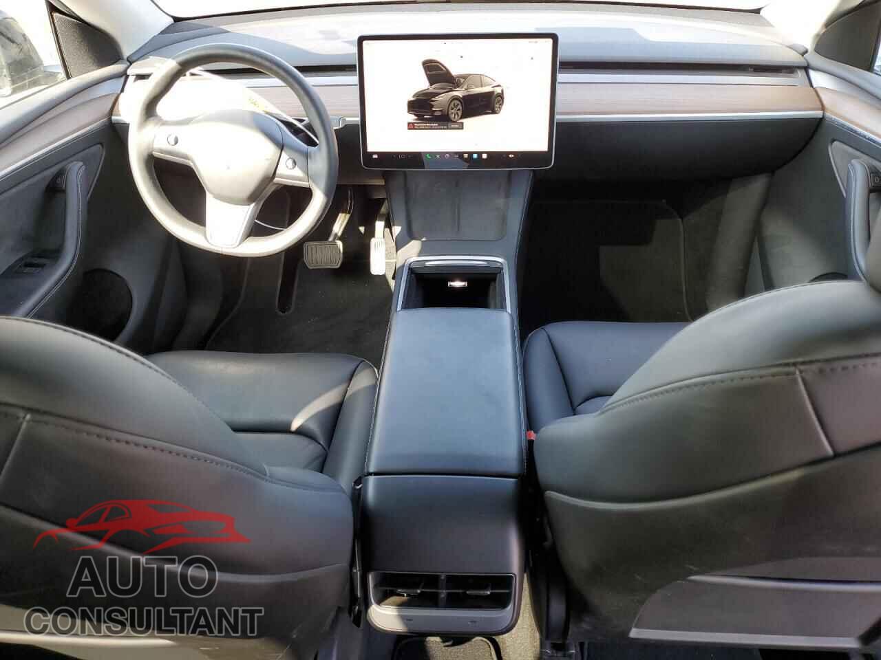 TESLA MODEL Y 2024 - 7SAYGAEE2RF124457