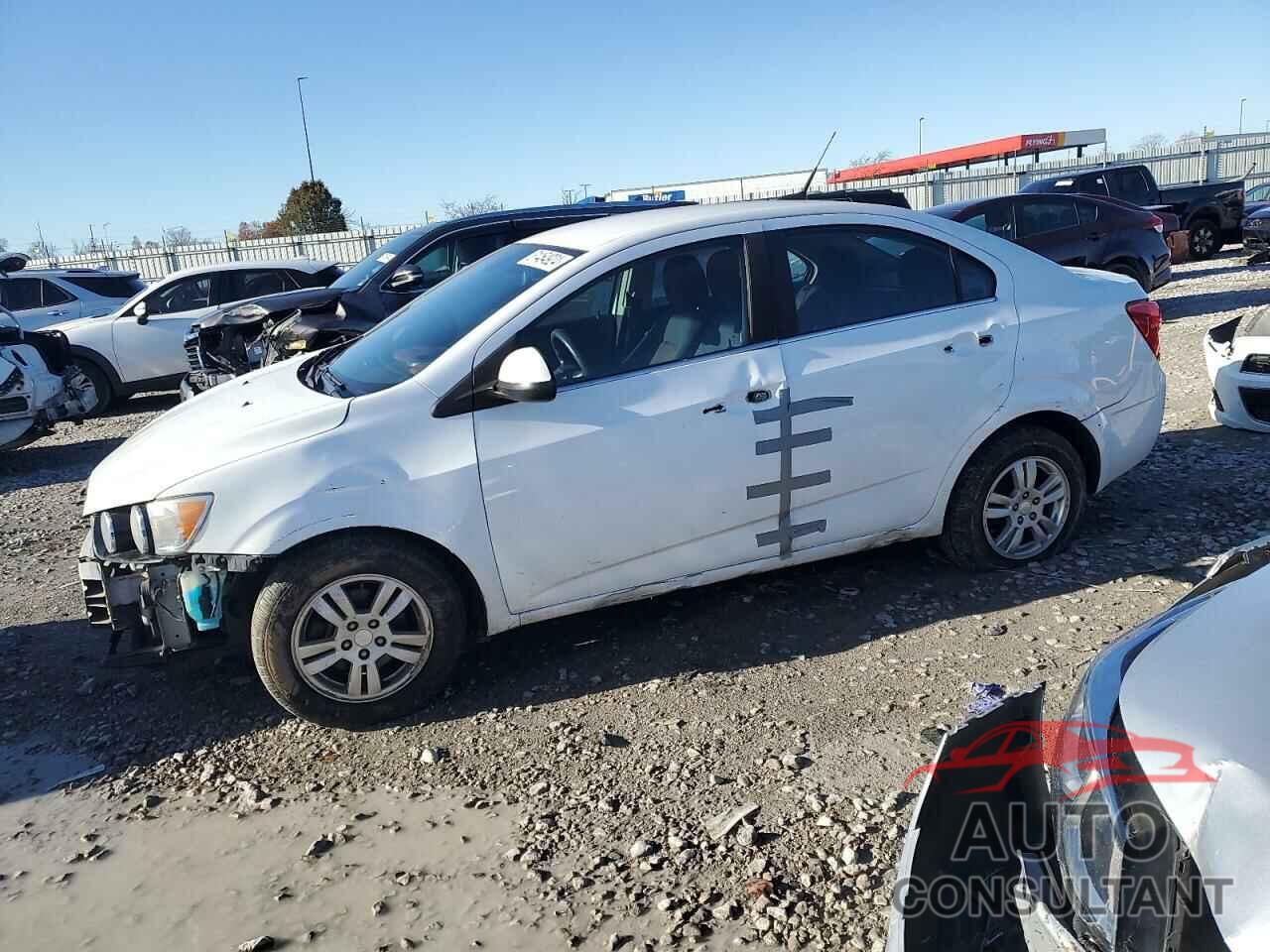 CHEVROLET SONIC 2013 - 1G1JC5SG2D4120103