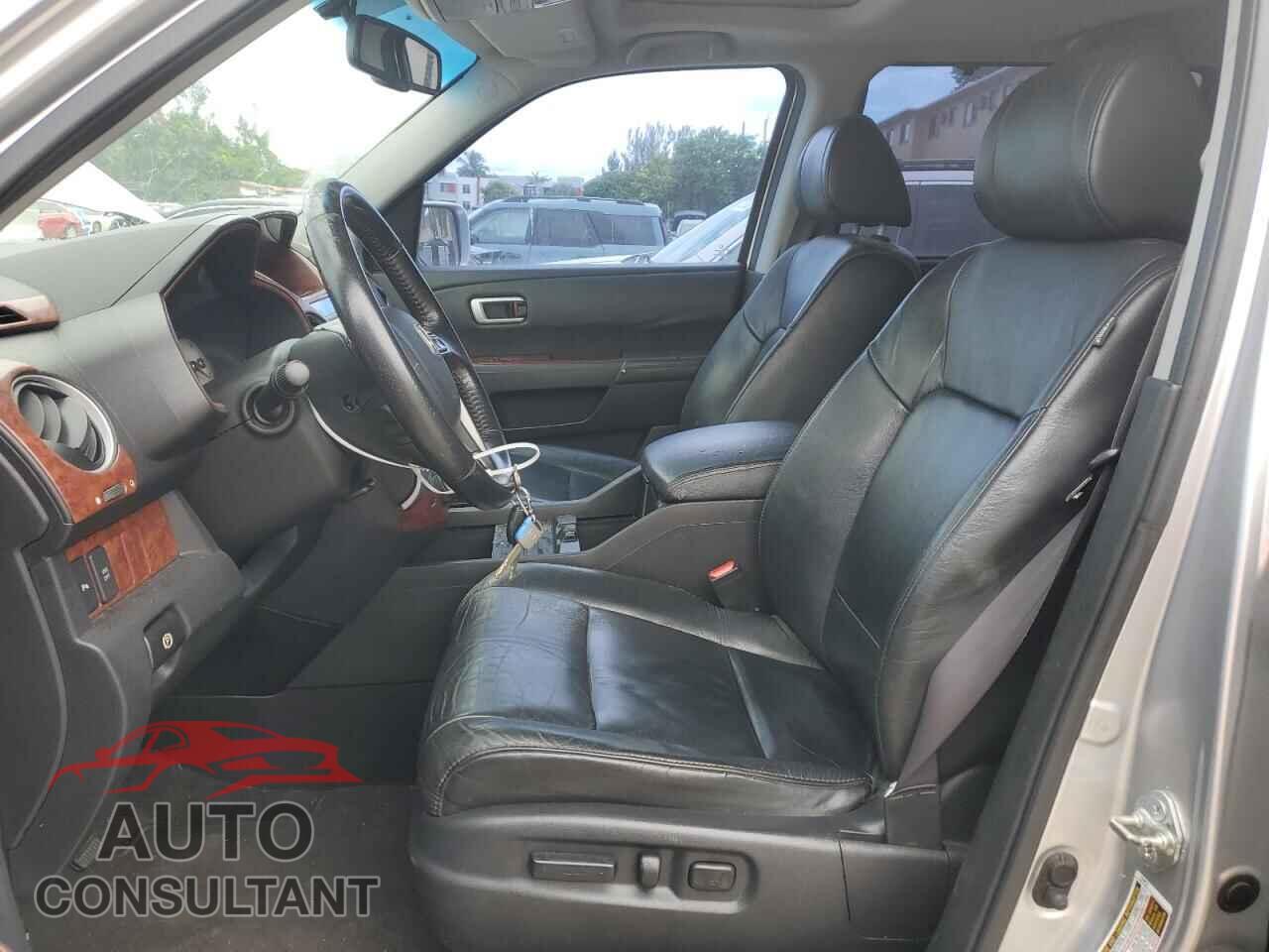 HONDA PILOT 2011 - 5FNYF3H90BB001207