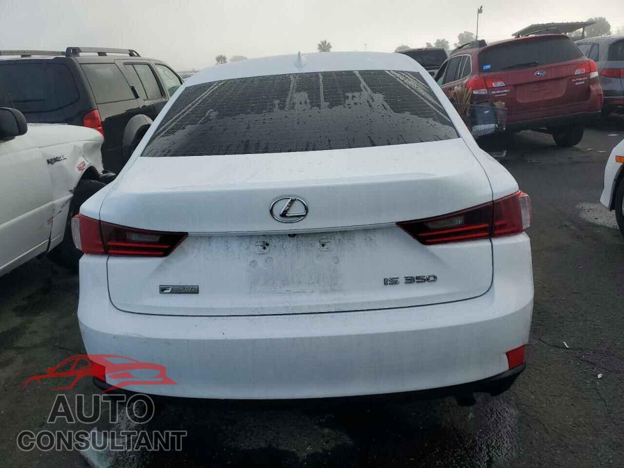 LEXUS IS 2015 - JTHBE1D24F5018605