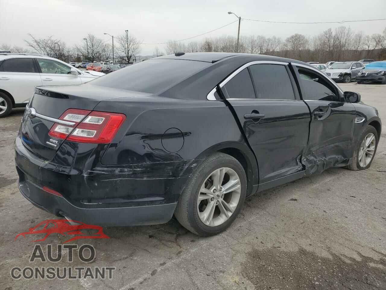 FORD TAURUS 2018 - 1FAHP2E83JG125078
