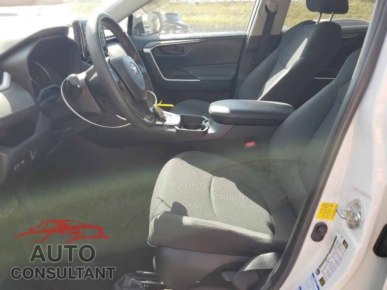 TOYOTA RAV4 2021 - 2T3F1RFV2MC157823