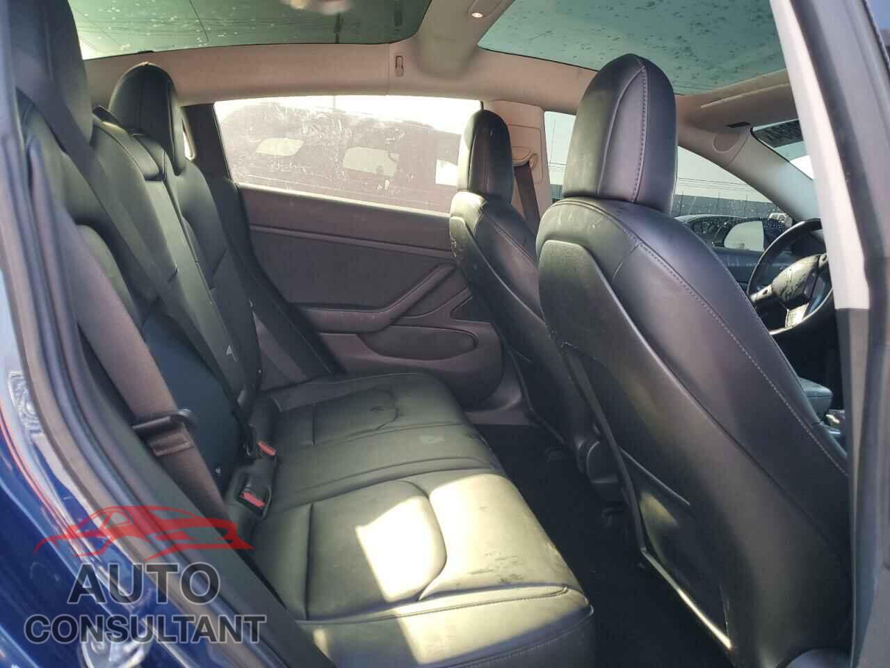 TESLA MODEL 3 2018 - 5YJ3E1EA2JF013115
