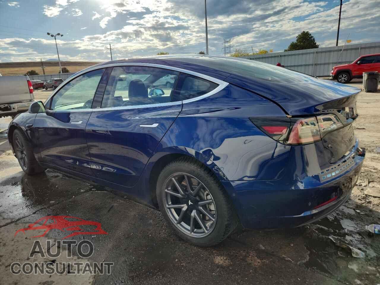 TESLA MODEL 3 2018 - 5YJ3E1EB2JF105172