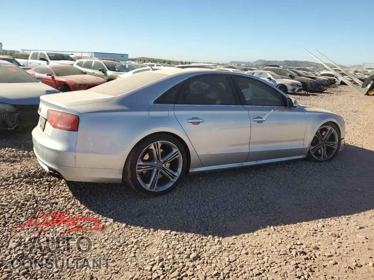 AUDI S8 2013 - WAUD2AFD6DN032694