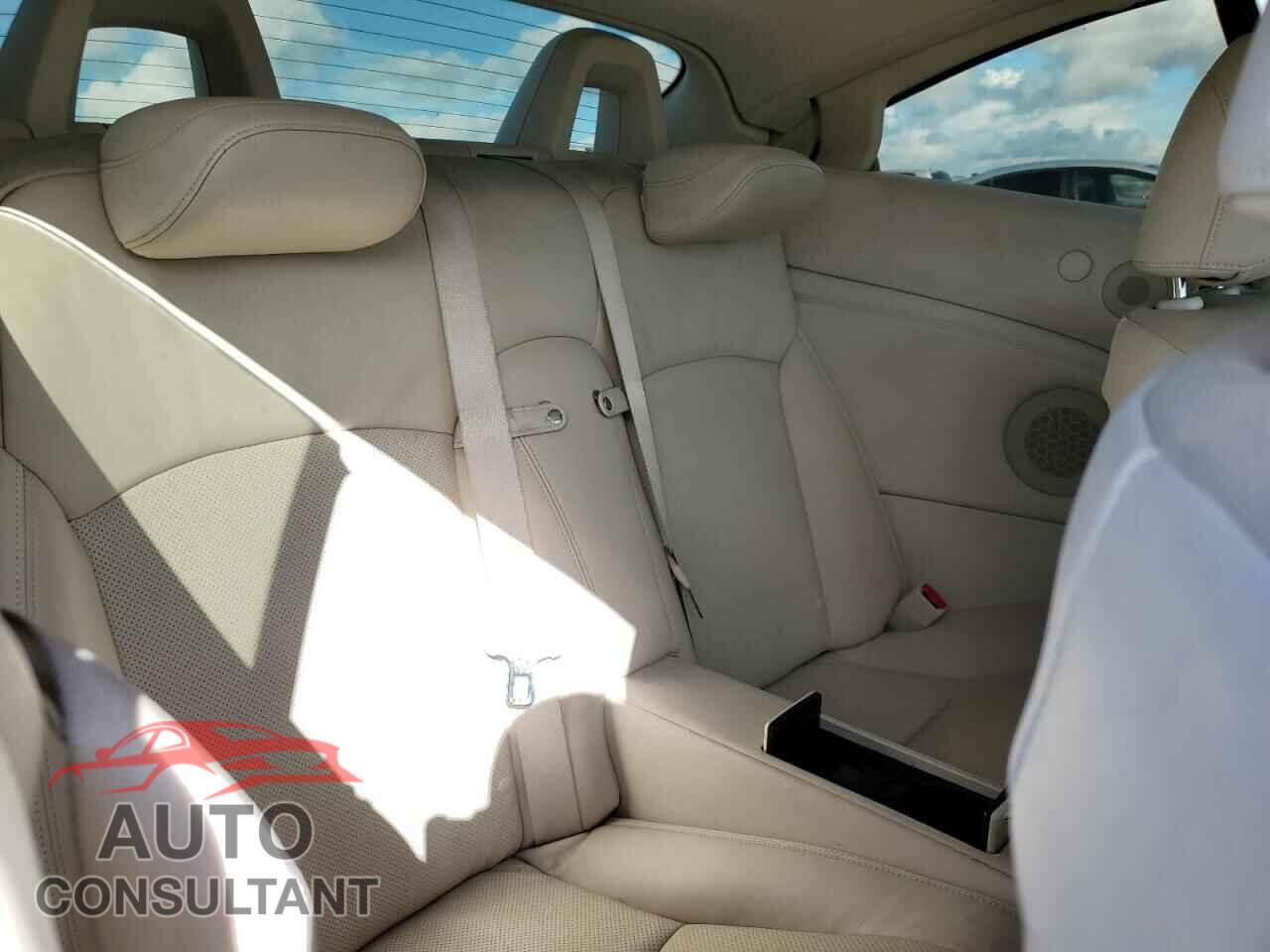 LEXUS IS 2013 - JTHFF2C27D2527558