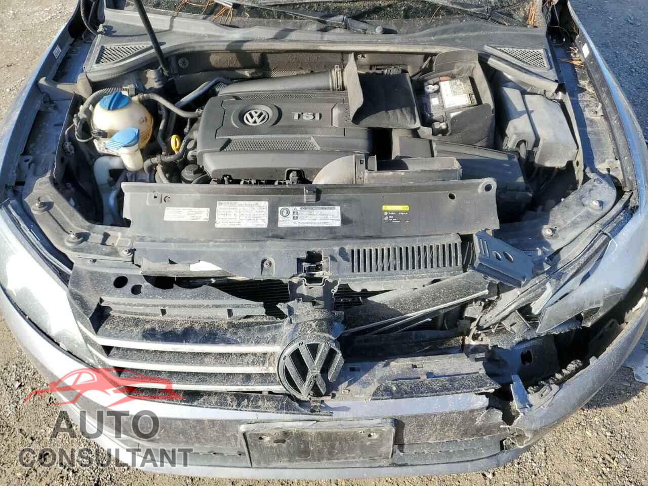 VOLKSWAGEN PASSAT 2015 - 1VWAT7A30FC073483