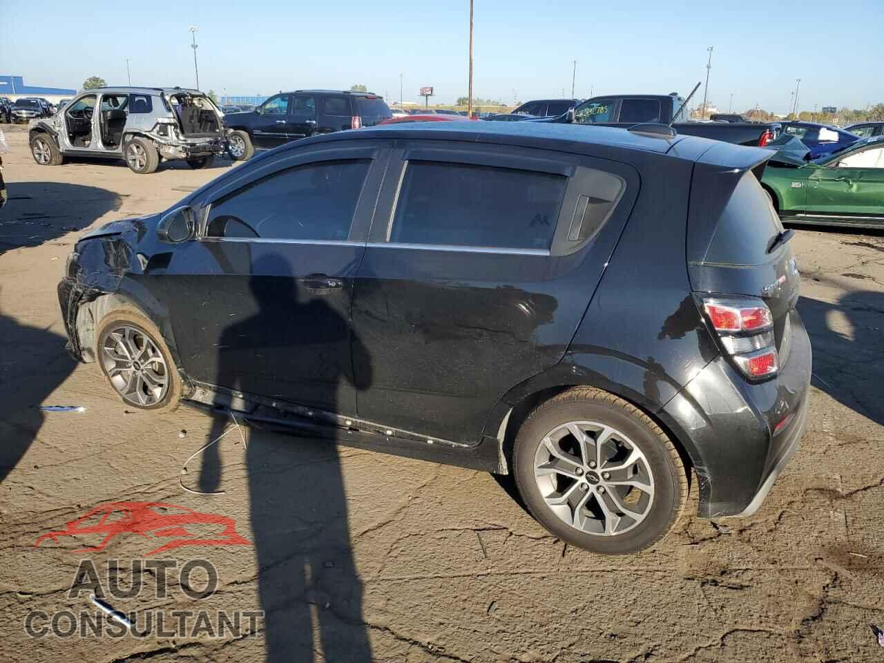 CHEVROLET SONIC 2018 - 1G1JD6SB5J4112175