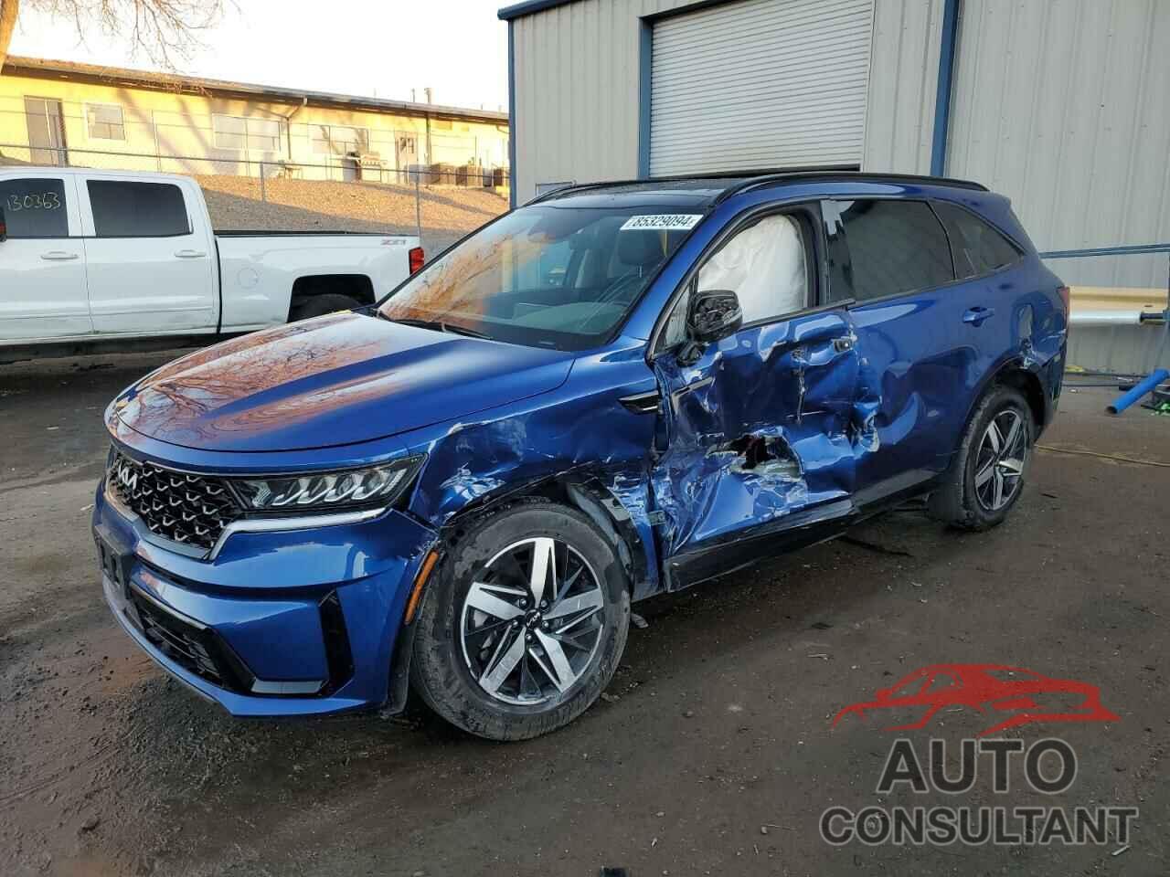 KIA SORENTO 2023 - 5XYRH4LF5PG214123