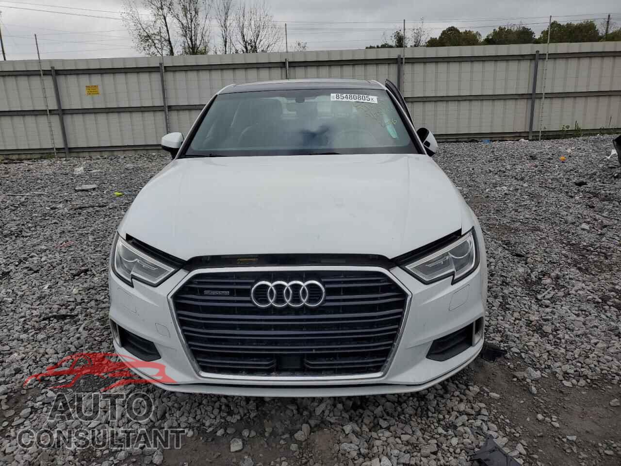 AUDI A3 2019 - WAUBEGFFXKA082943