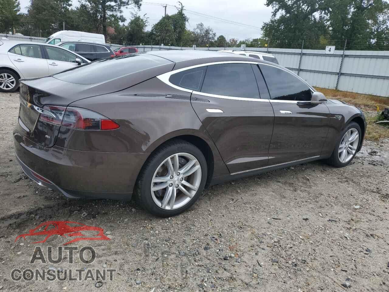 TESLA MODEL S 2014 - 5YJSA1H19EFP32550
