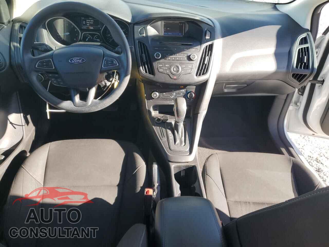 FORD FOCUS 2017 - 1FADP3F23HL300106
