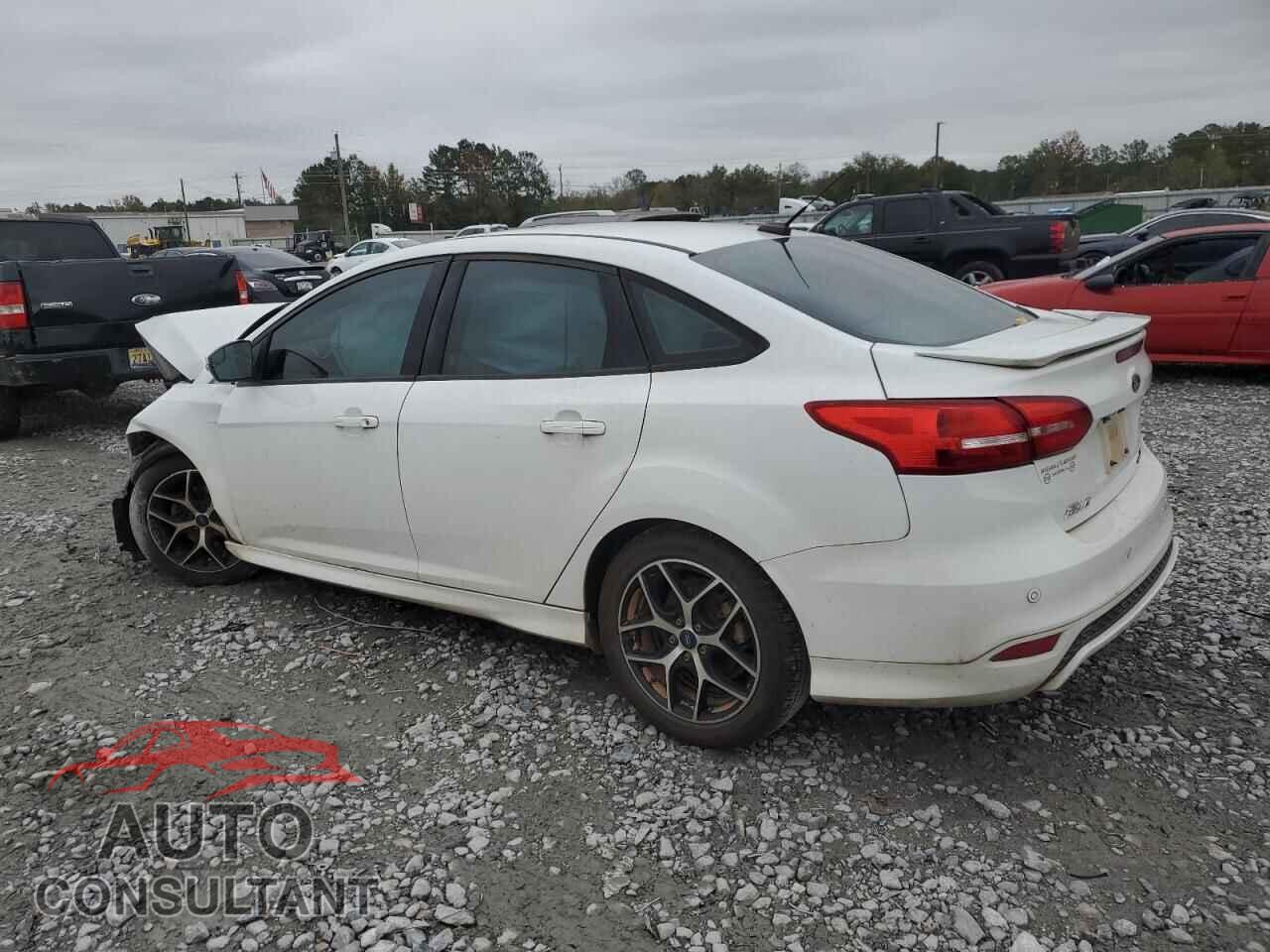 FORD FOCUS 2015 - 1FADP3F20FL345260