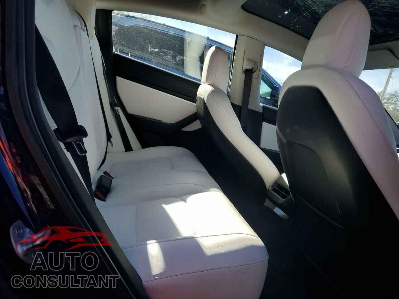 TESLA MODEL 3 2018 - 5YJ3E1EB4JF056170