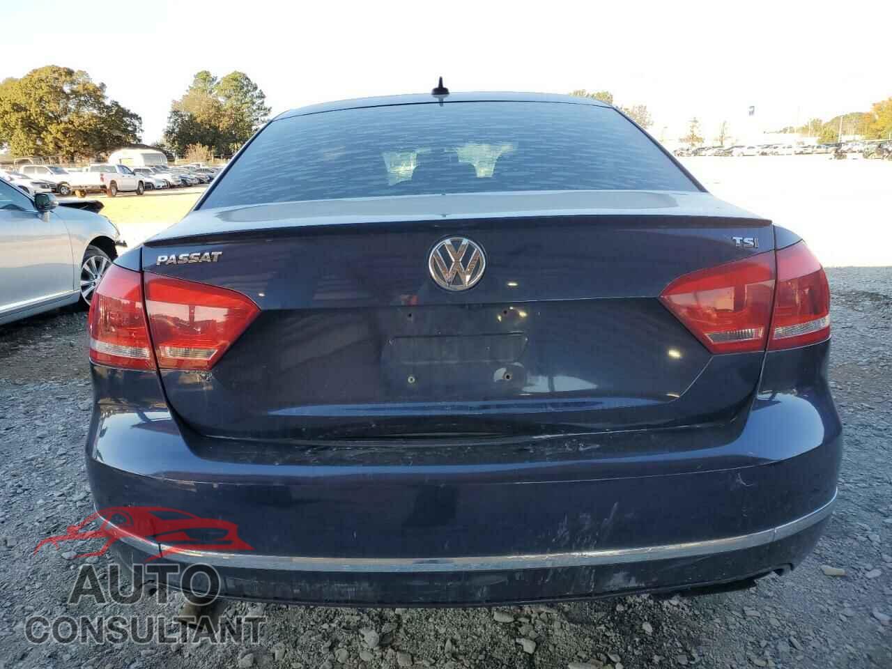 VOLKSWAGEN PASSAT 2014 - 1VWCS7A33EC121116
