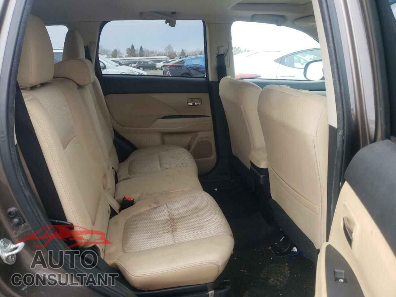 MITSUBISHI OUTLANDER 2017 - JA4AD3A33HZ062237