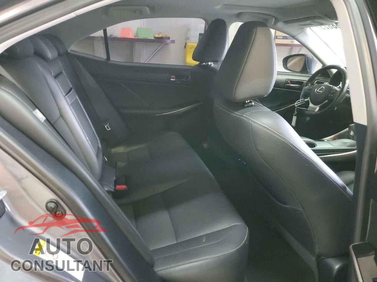 LEXUS IS 2015 - JTHCF1D24F5020758