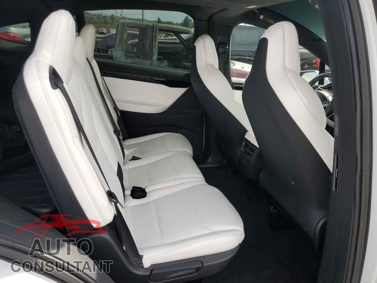 TESLA MODEL X 2019 - 5YJXCDE2XKF207331