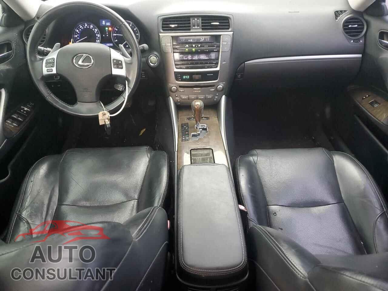 LEXUS IS 2011 - JTHBF5C28B5135443