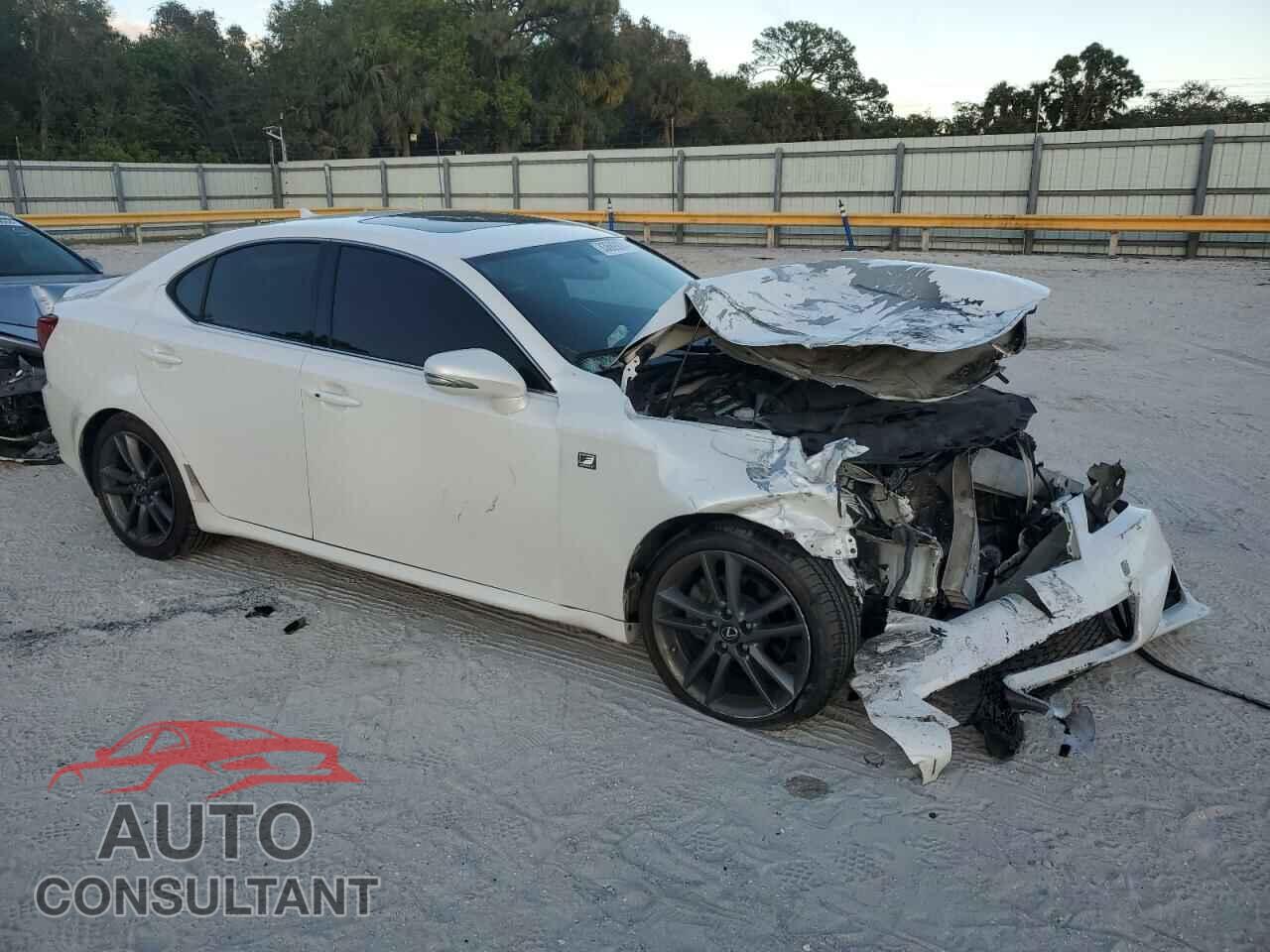 LEXUS IS 2011 - JTHBF5C28B5136477