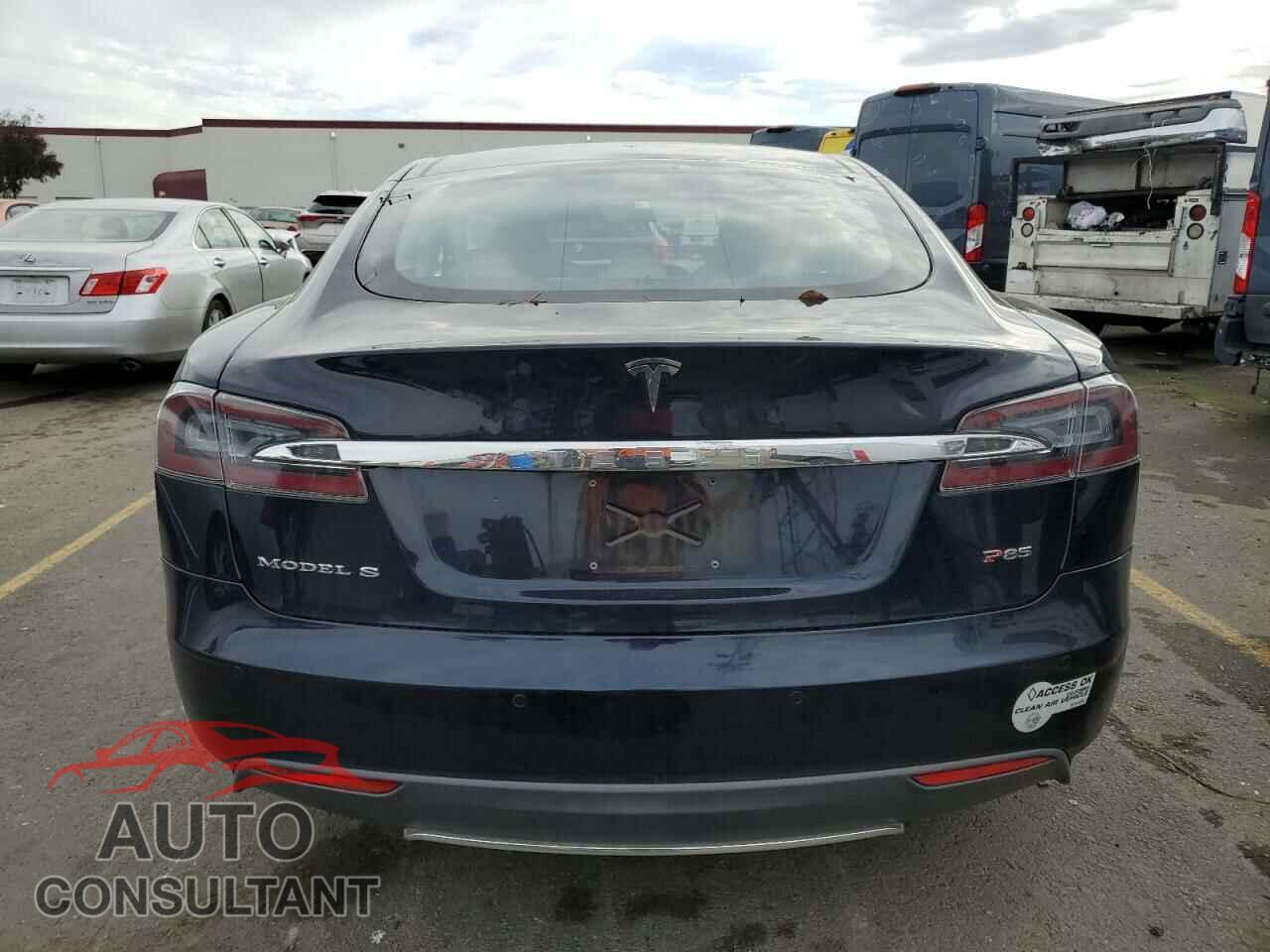 TESLA MODEL S 2013 - 5YJSA1CP8DFP21128