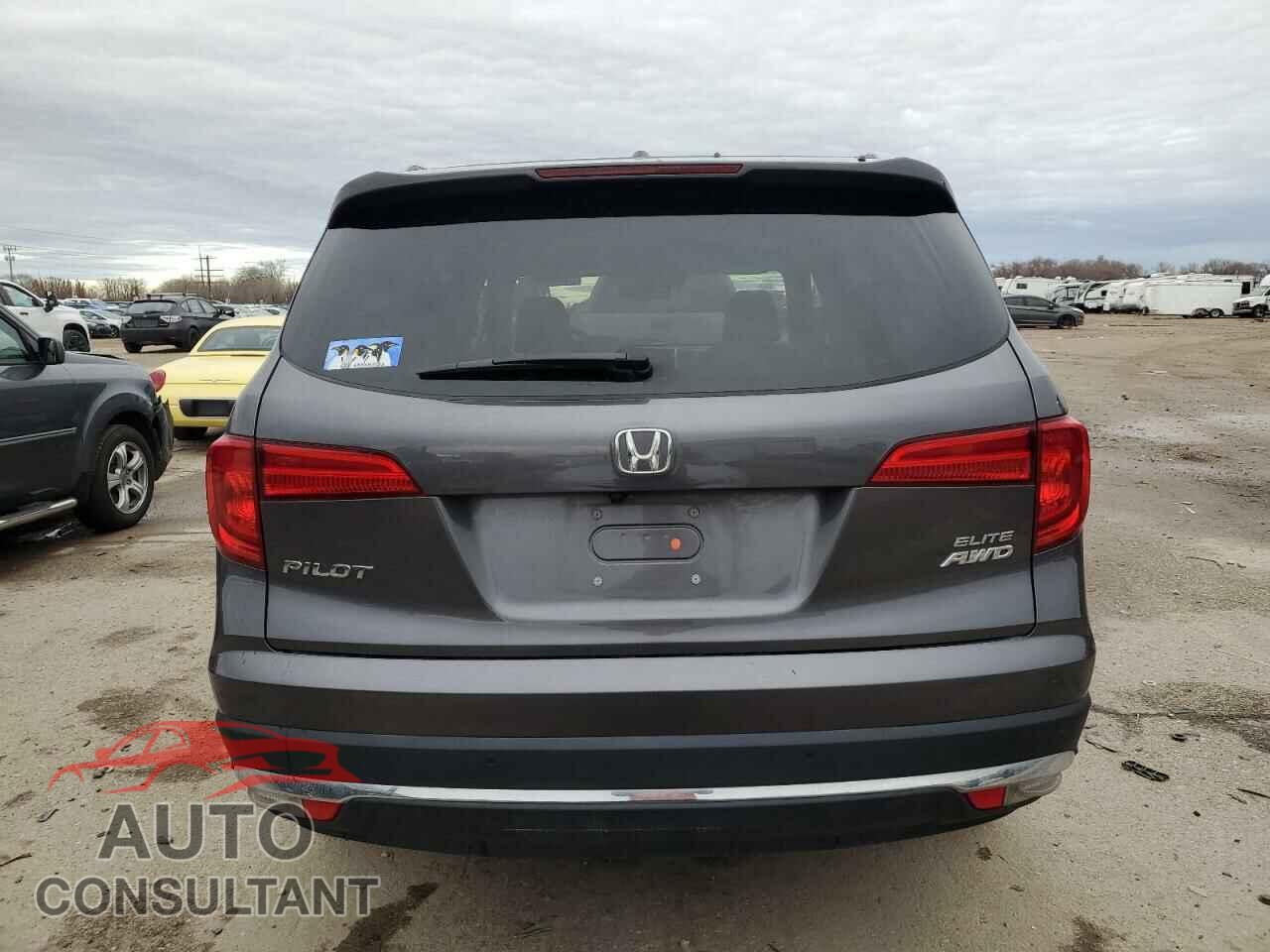 HONDA PILOT 2017 - 5FNYF6H02HB074512