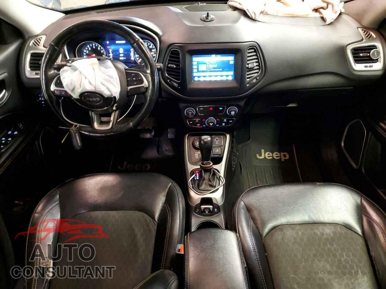 JEEP COMPASS 2018 - 3C4NJDBB5JT401251