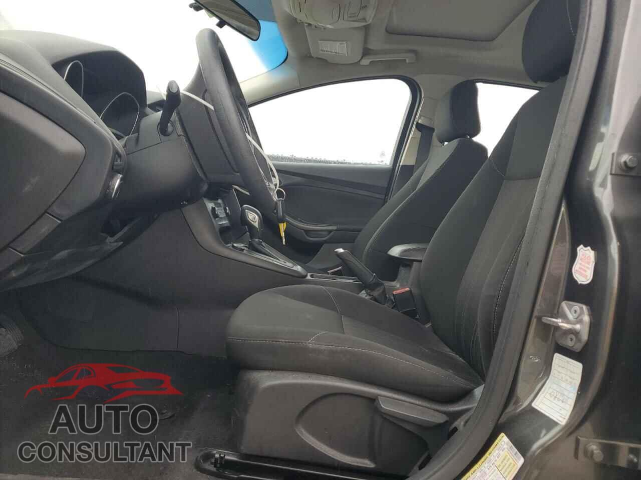 FORD FOCUS 2017 - 1FADP3M24HL264512