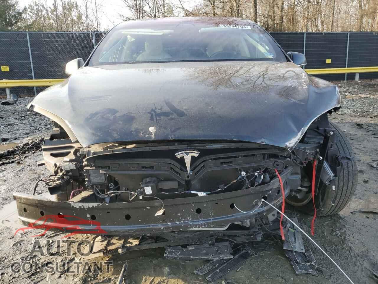 TESLA MODEL X 2018 - 5YJXCDE22JF117069