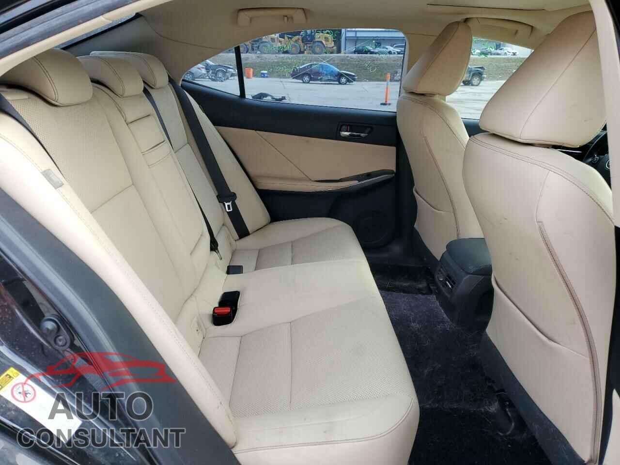 LEXUS IS 2014 - JTHBF1D22E5025693