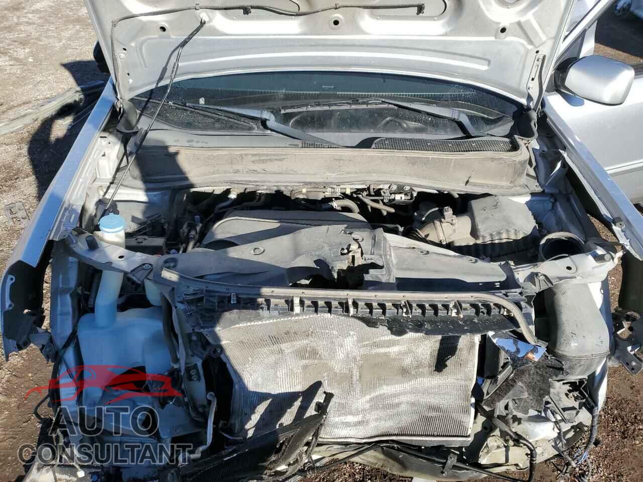HONDA PILOT 2013 - 5FNYF4H6XDB040076