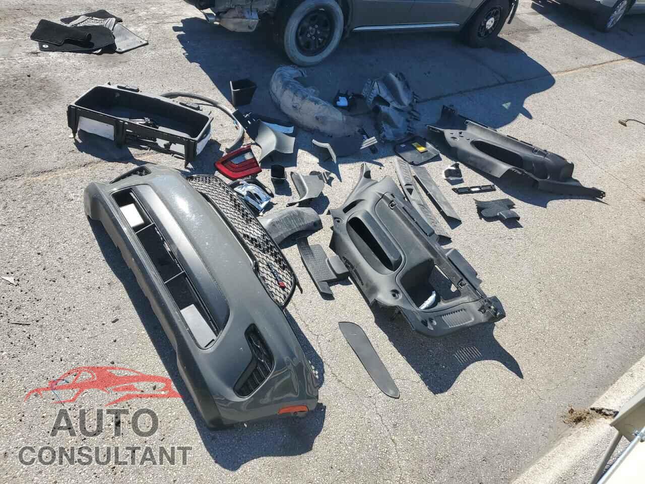 DODGE DURANGO 2023 - 1C4SDJFT2PC678665