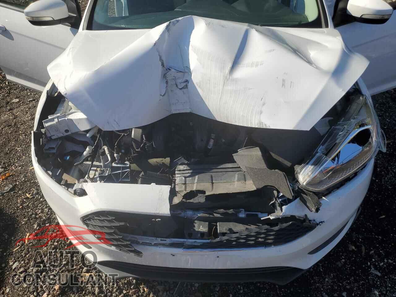 FORD FOCUS 2016 - 1FADP3K28GL319951