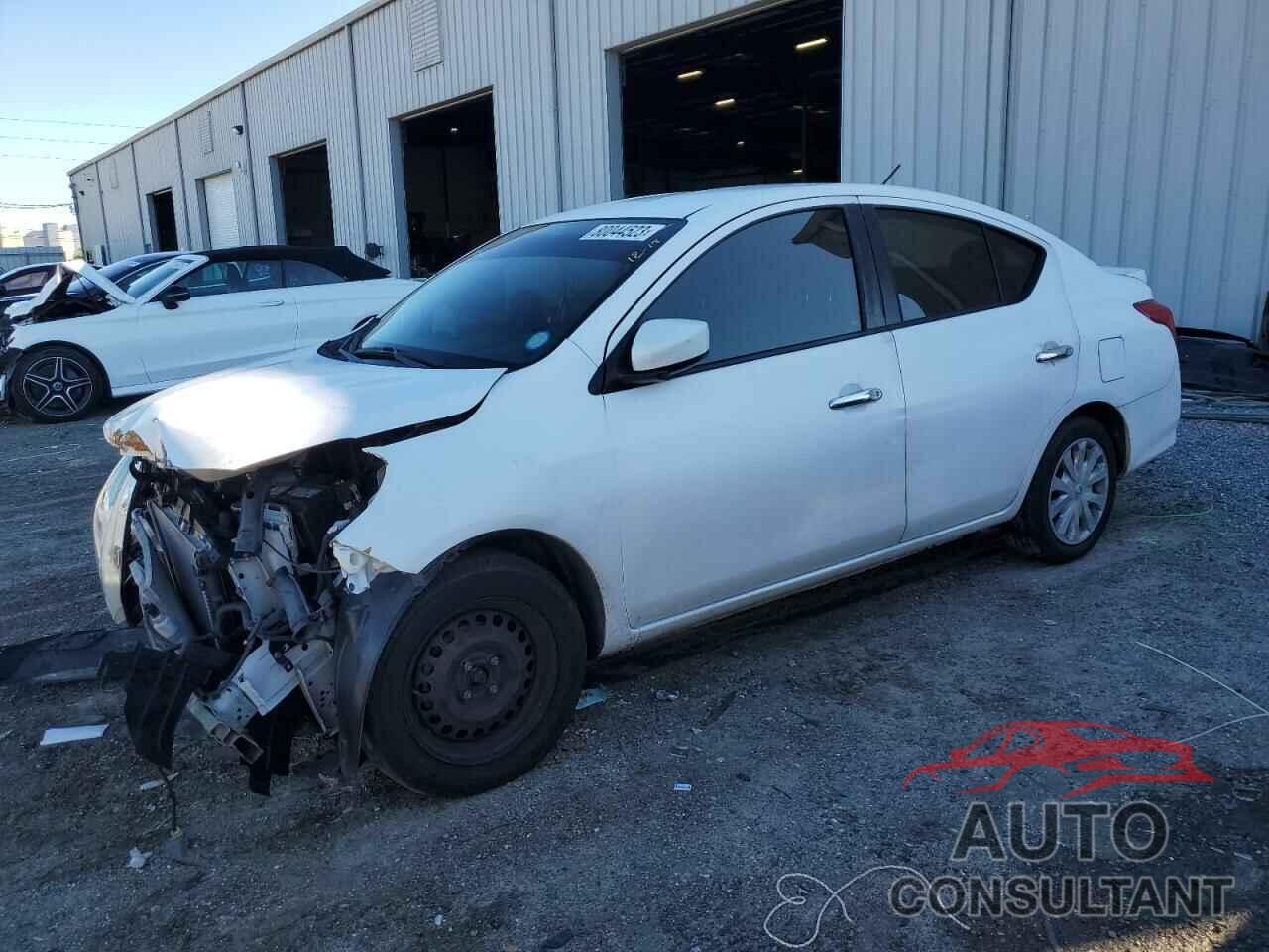 NISSAN VERSA 2018 - 3N1CN7AP1JL812756