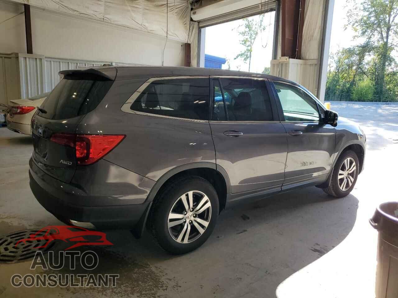HONDA PILOT 2017 - 5FNYF6H65HB009478