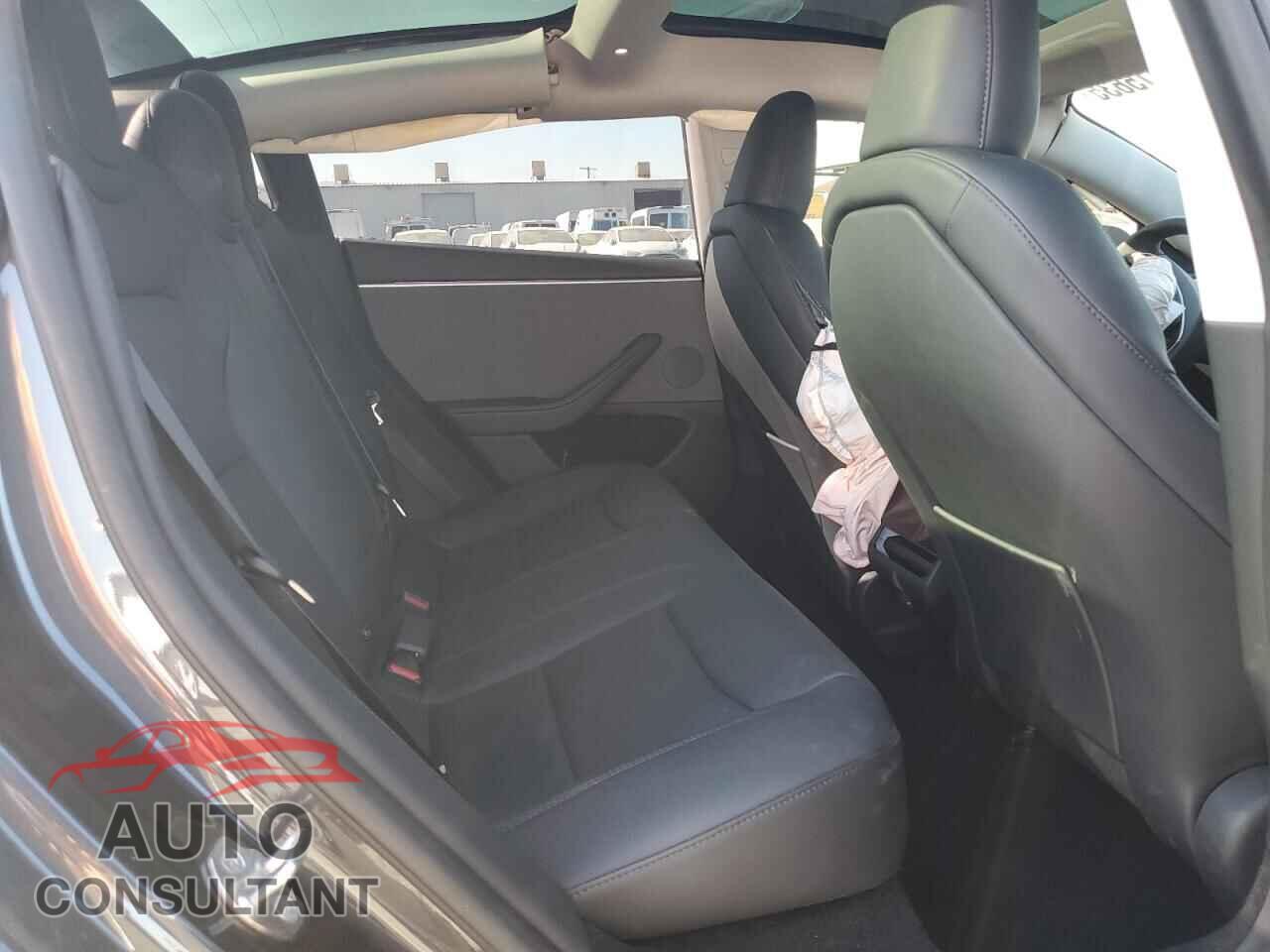 TESLA MODEL 3 2024 - 5YJ3E1EA0RF833091